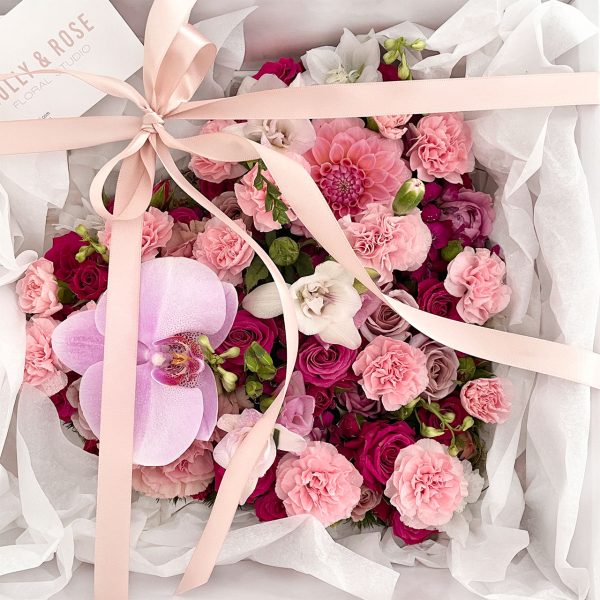 fresh-flowers-pink-floral-heart-gold-coast