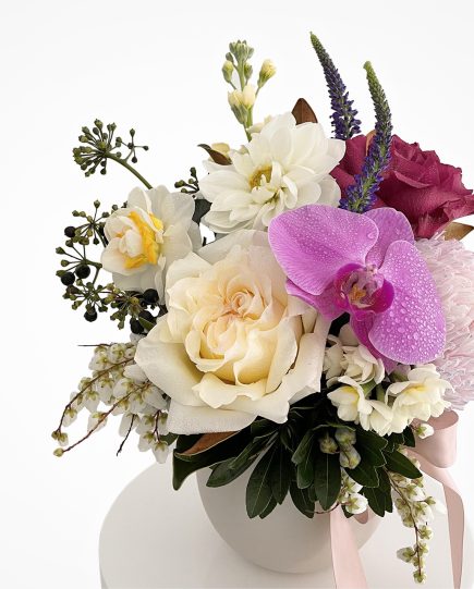 shop-florist-online-fresh-flowers-floral-bowl-flower-close-up-in-vase-gold-coast