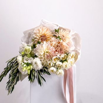 fresh-flowers-for-home-in-pastel-tones-gold-coast