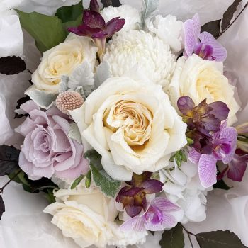 Best-Mother’s-Day-gift-ideas-posy-of/lemon-and-mauve-flowers-Gold-Coast