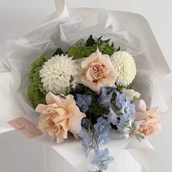 Worongary-flower-delivery-pretty-bouquet-gold-coast