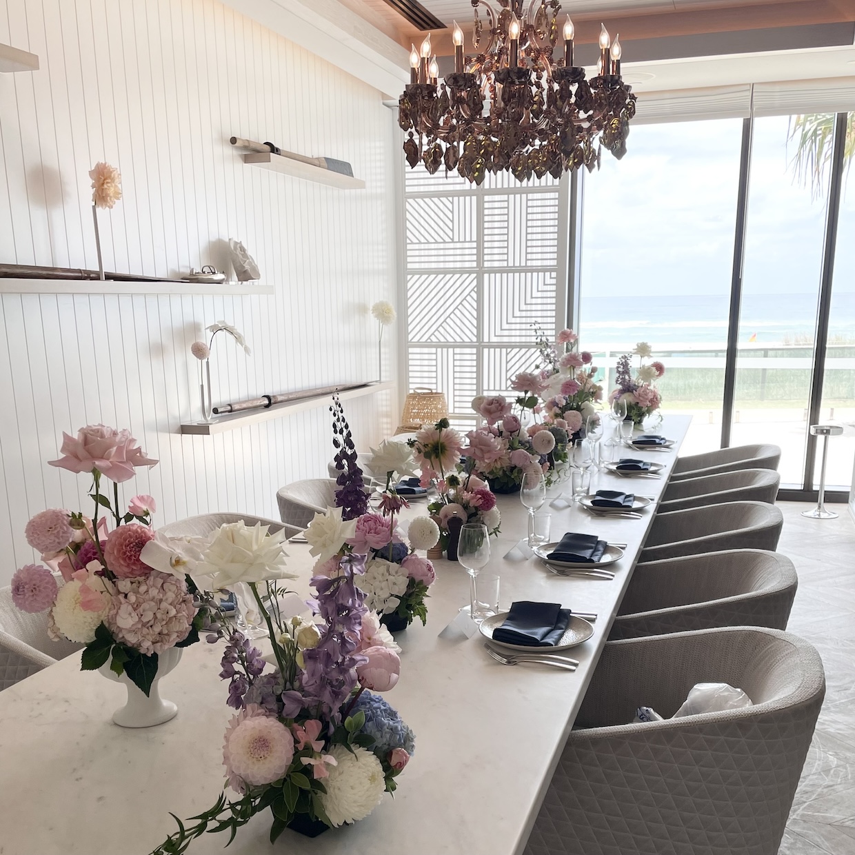 Event table arrangement flowers in pastel colours created by a local florist on the Gold Coast LULLY & ROSE floral Studio